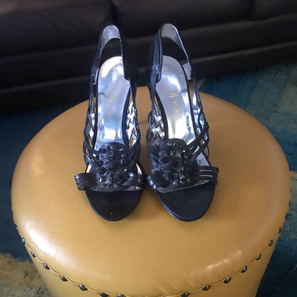 Stuarts weitzman, Marciano, Aldo and le-chateau - Picture 2 of 8